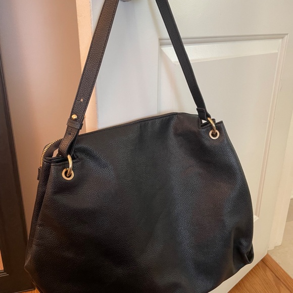 H&M Black Vegan Leather Bag, Like New, Zipper Top, Tassel Detail, Interior Zippe - Picture 2 of 6